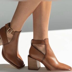 Nwt’sFree People Brady Buckle Cutout Block Heel Leather Boot in Cognac Size 37